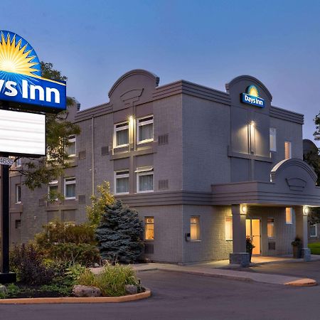 Days Inn By Wyndham Toronto West Mississauga Bagian luar foto