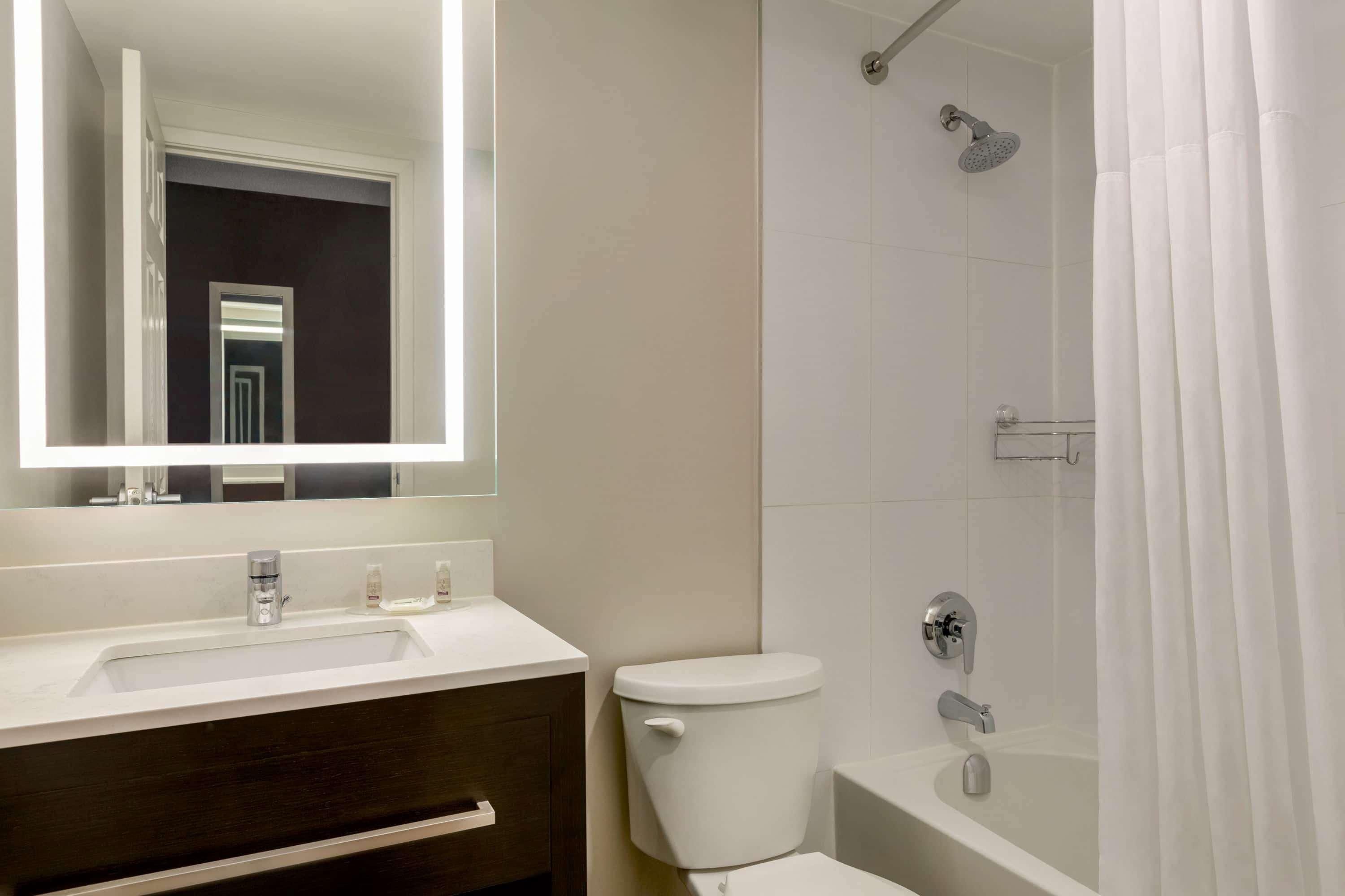 Days Inn By Wyndham Toronto West Mississauga Bagian luar foto