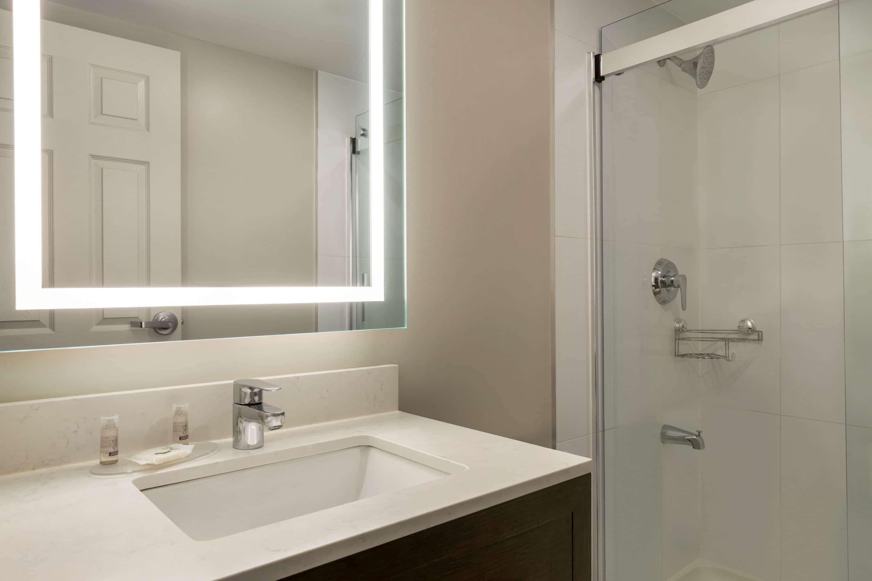 Days Inn By Wyndham Toronto West Mississauga Bagian luar foto