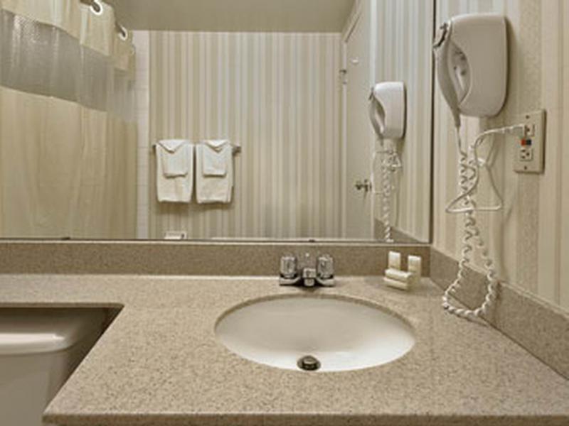 Days Inn By Wyndham Toronto West Mississauga Ruang foto