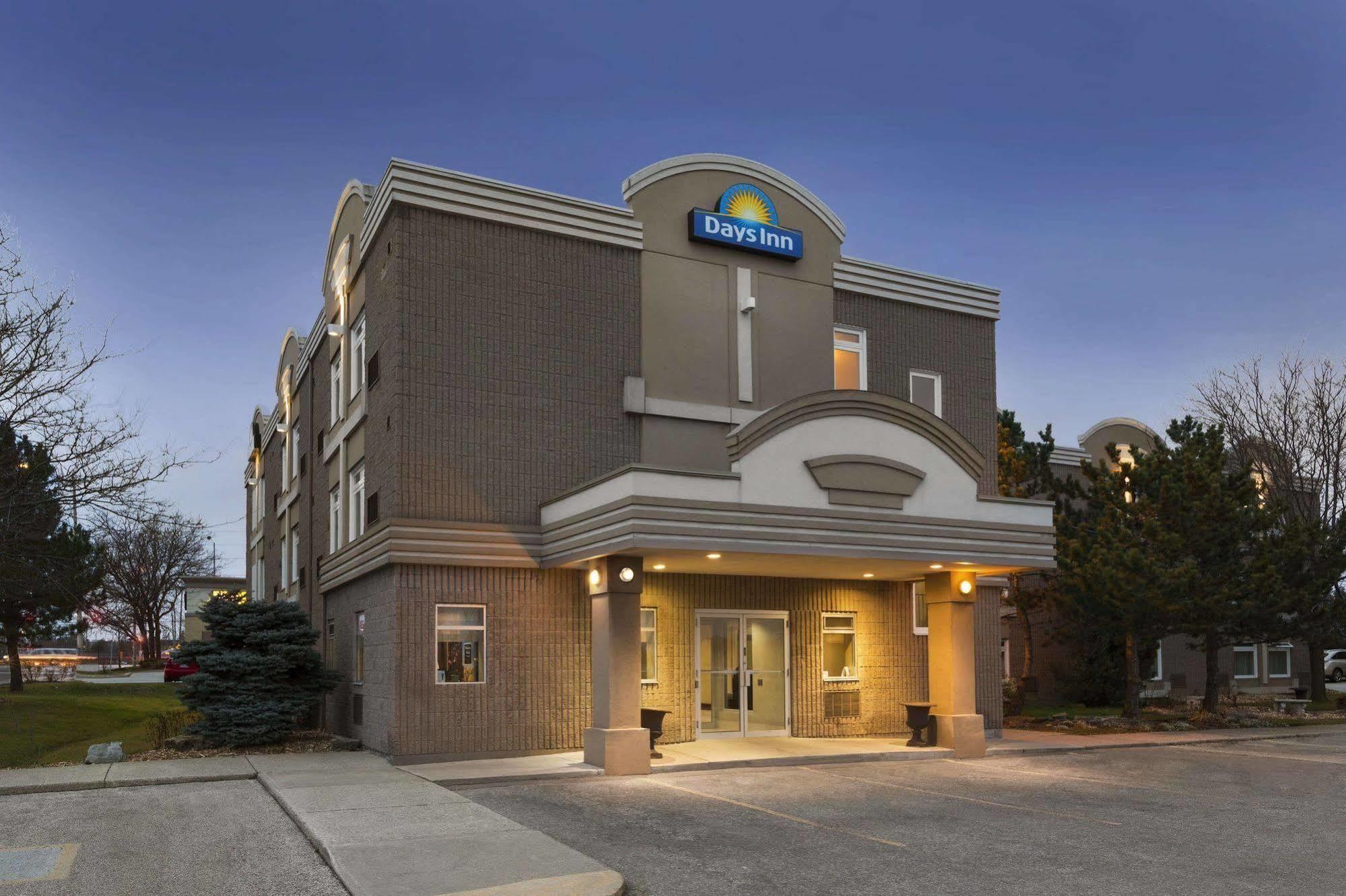 Days Inn By Wyndham Toronto West Mississauga Bagian luar foto